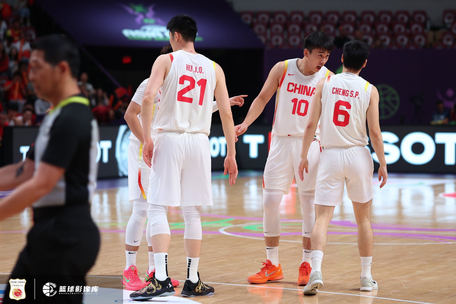 FIBA官方决赛前瞻：关键对位赵睿VS加洛韦 内线对决是X因素