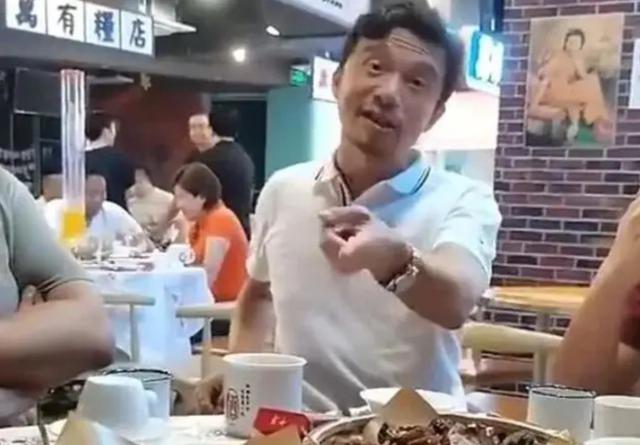 世界杯看世界观对撞,“就压着打”大战“就蹲着活”